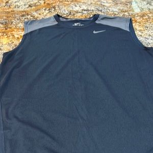 Nike dry fit sleeveless men’s size large navy blue and gray